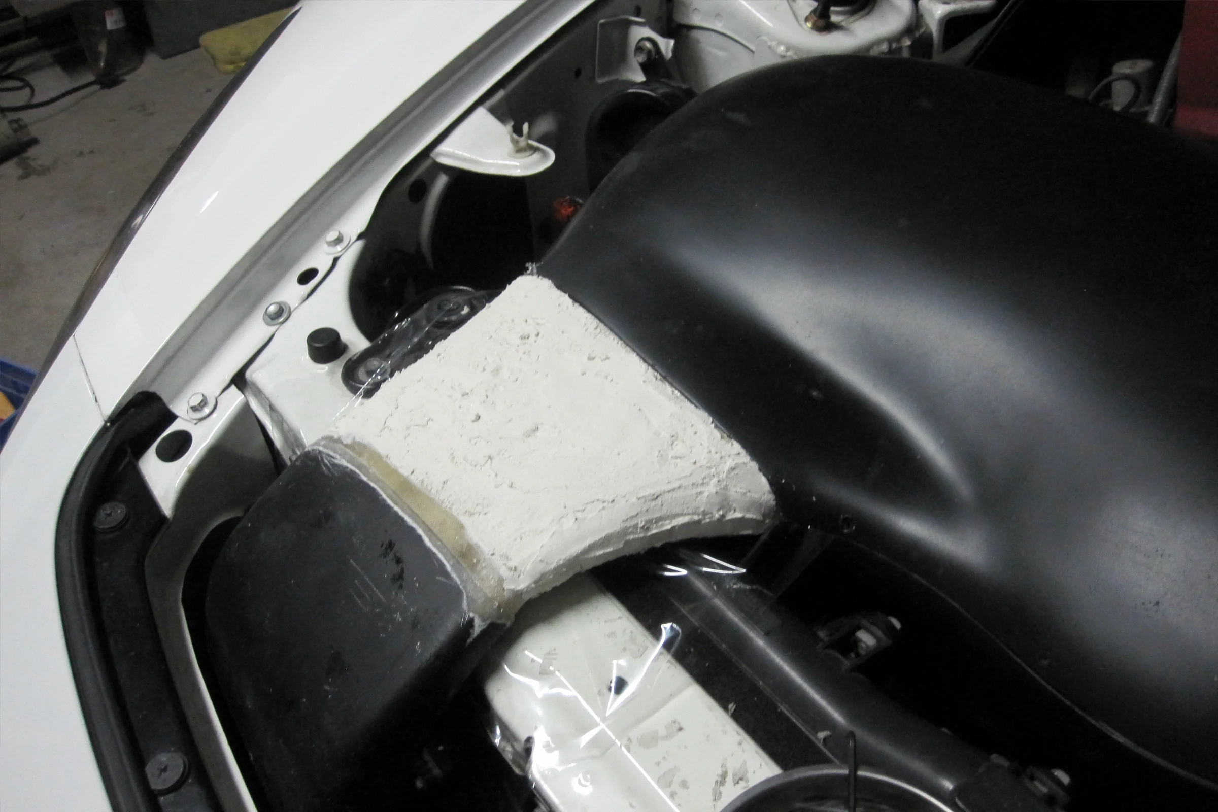 S2000, Finished side diffusers on car